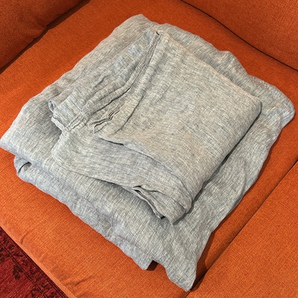 Blue Brooklinen Linen Bedding - Picture 1 of 16